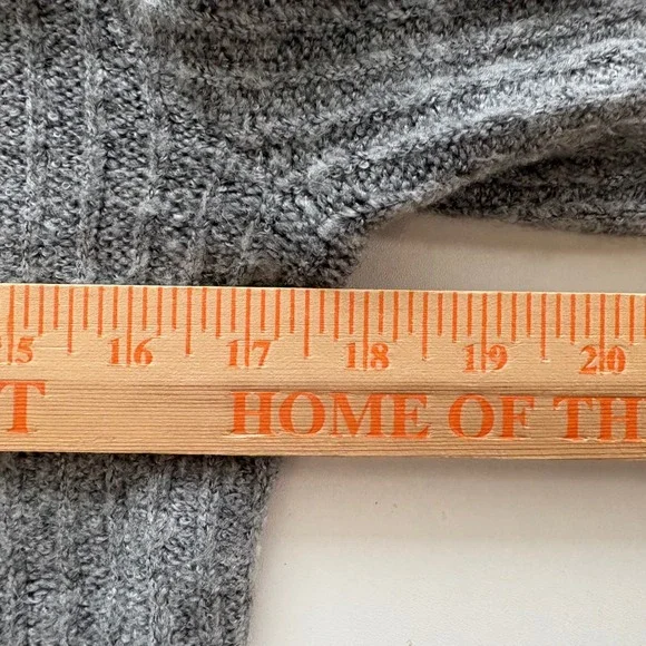 Abercrombie & Fitch Cardigan Womens Small Grey Ribbed Knit Button Front Cropped - Picture 5 of 7